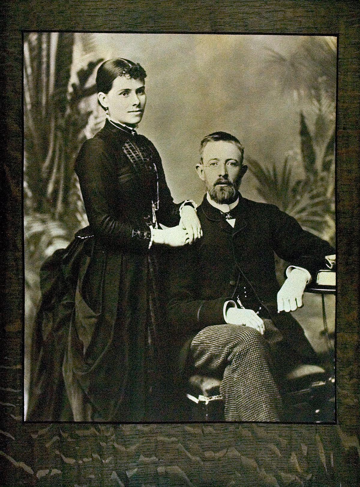 Mr and Mrs Robert McNeill (née Elizabeth Heeney)