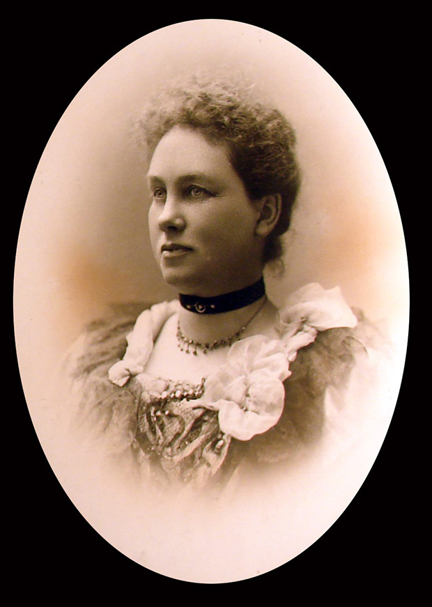 Janet as Mrs Keith Ramsay.