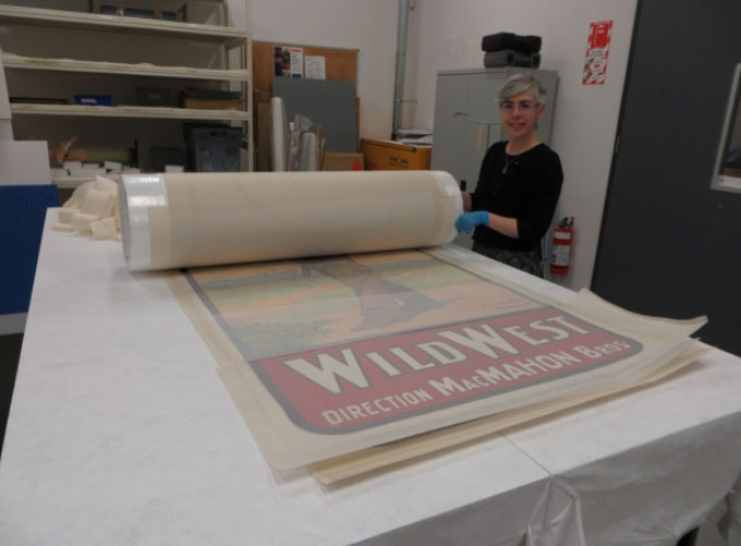 Unrolling Buffalo Bill. (Credit: Marion Mertens)